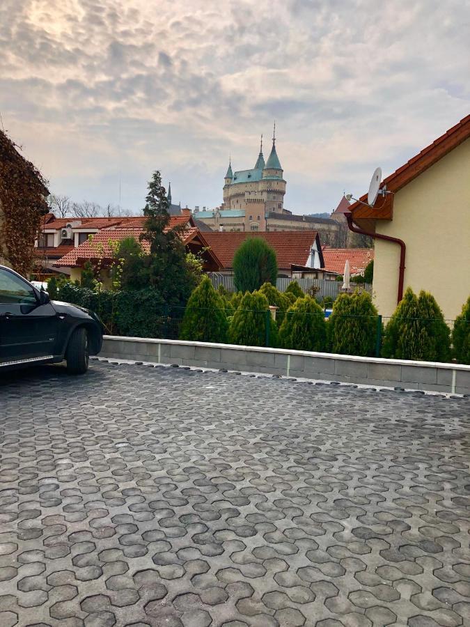 Penzion Pod Zamkom Бойниці Екстер'єр фото